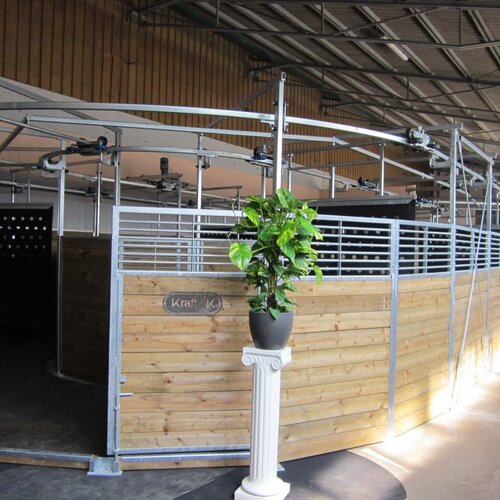 Rail-Gliding Horse Walker, 10x20m, 7 Horses, Bozzo, Italy Rail-Gliding Horse Walker, 10x20m, 7 Horses, Bozzo, Italy