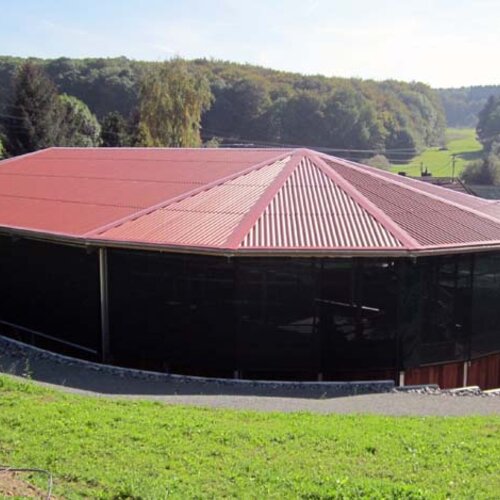 Rail-Gliding Horse Walker with complete roof and KRAFT retractable gate, 15x30m, 11 Horses, Sainerhof, Germany Rail-Gliding Horse Walker with complete roof and KRAFT retractable gate, 15x30m, 11 Horses, Sainerhof, Germany