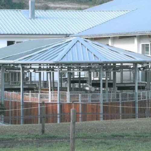 Rail-Gliding Horse Walker, 12x2m, Equestrian center Hohenzollern, Germany Rail-Gliding Horse Walker, 12x2m, Equestrian center Hohenzollern, Germany