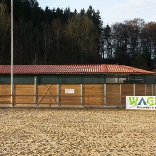 Rail-Gliding Horse Walker, 10x20m, 7 Horses Seehof Family Mayer, Germany Rail-Gliding Horse Walker, 10x20m, 7 Horses Seehof Family Mayer, Germany
