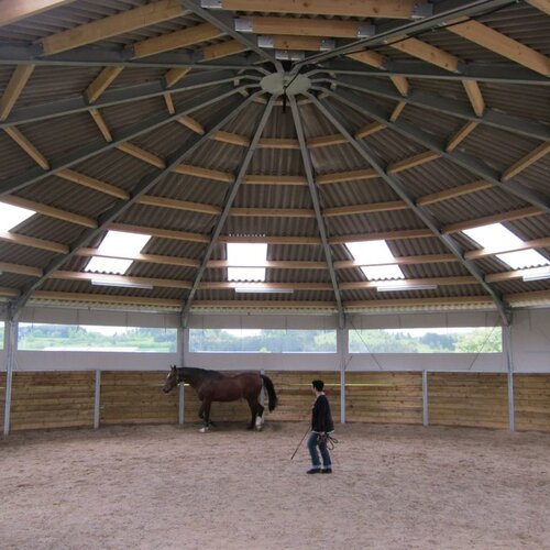 Covered Lunging Pen, 18m, Lerchenhof Family Eppinger, Germany Covered Lunging Pen, 18m, Lerchenhof Family Eppinger, Germany