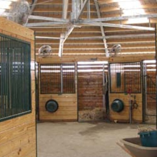 Round Stable combined with Ceiling-Mounted Horse Walker, USA Round Stable combined with Ceiling-Mounted Horse Walker, USA